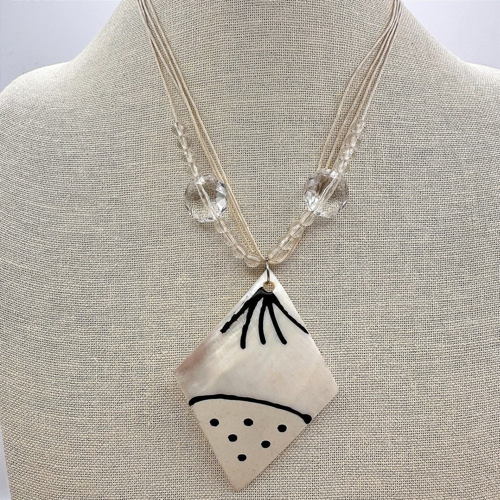 Vintage 90s‎ Multi Stand Beaded Hand Painted Mother-of-Pearl Pendant Necklace